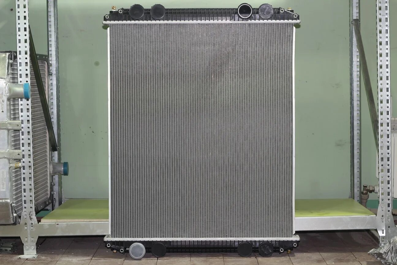радиатор охлаждения фредлайнер центури. Freightliner 92001 радиатор. радиатор freightliner 6364st. Fr0002 радиатор freightliner century. радиатор freightliner columbia.