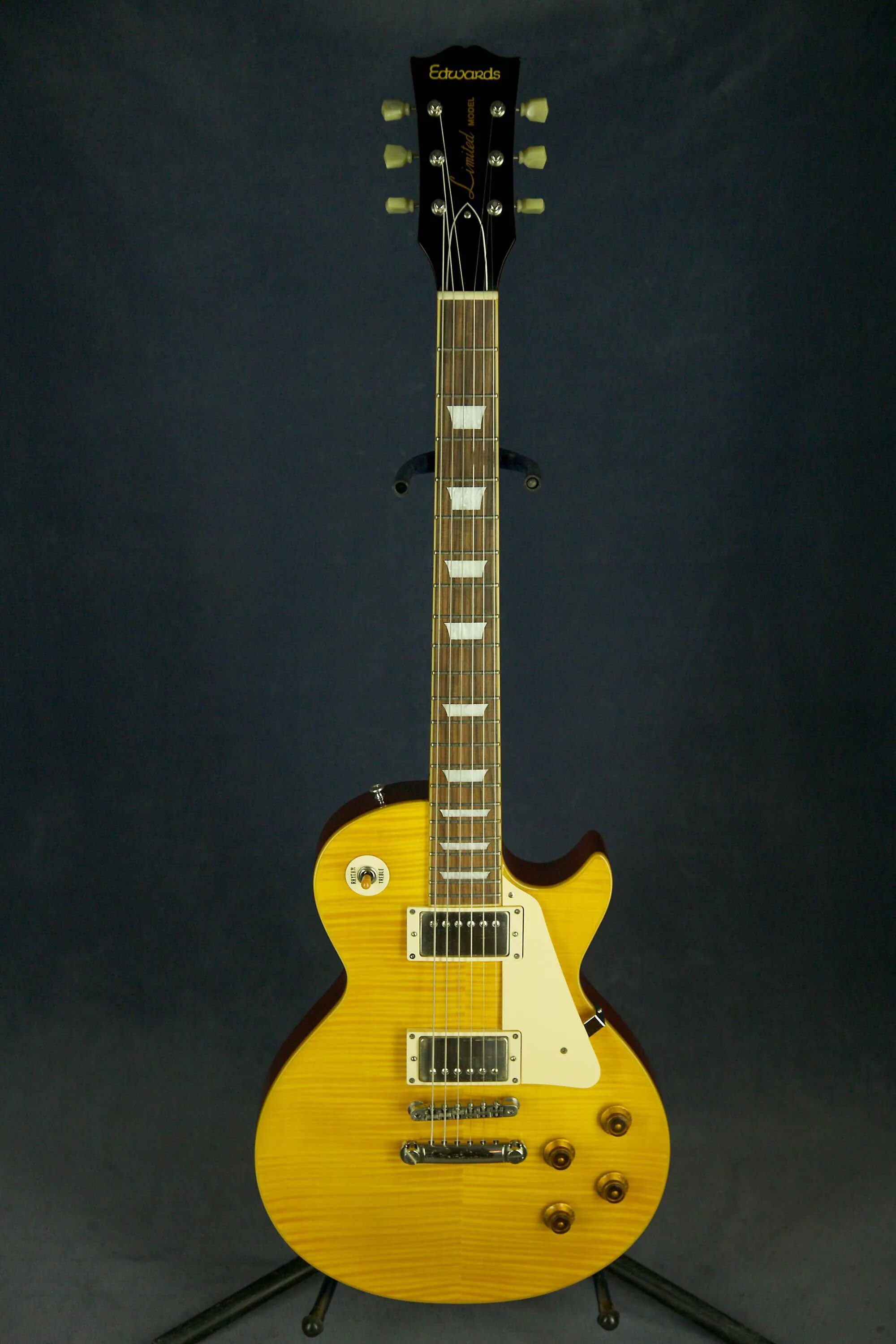 Gibson les Paul Standard. Гитара Гибсон les Paul. Grass roots g-LP-50s Gold les Paul. Электрогитара Gibson les Paul.