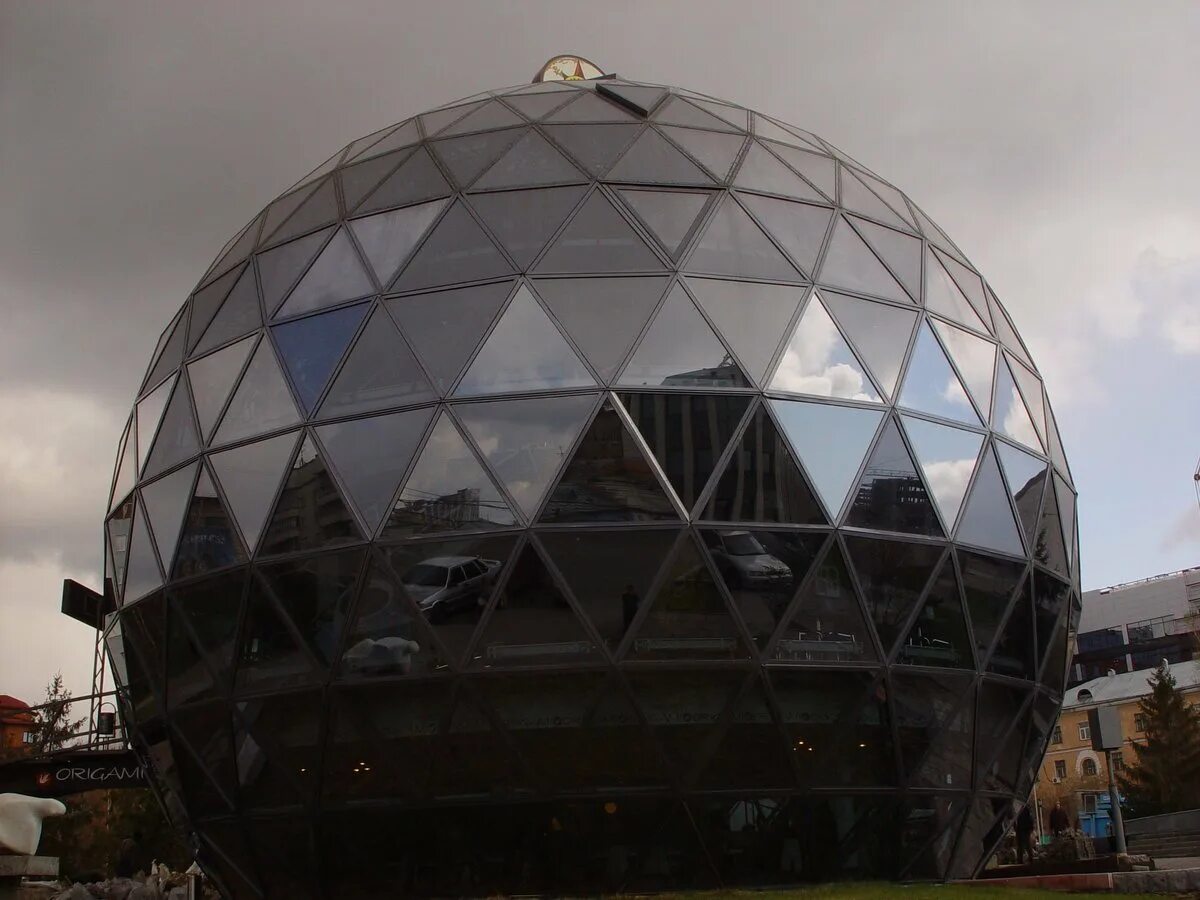 Монреальская биосфера (канада). Геокупол для бассейна. Беседка сфера геокупол. Купольный стратодезический купол. Жеод франция.
