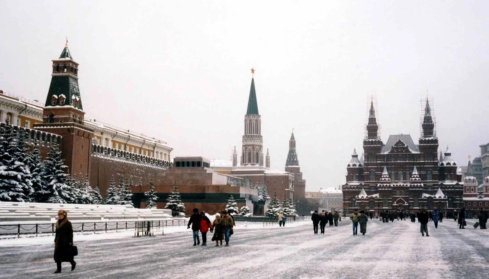 Москва какой будет зима. Красная площадь зимой. Москва зимой. Кремль Москва зимой. Красная площадь Москва зима.