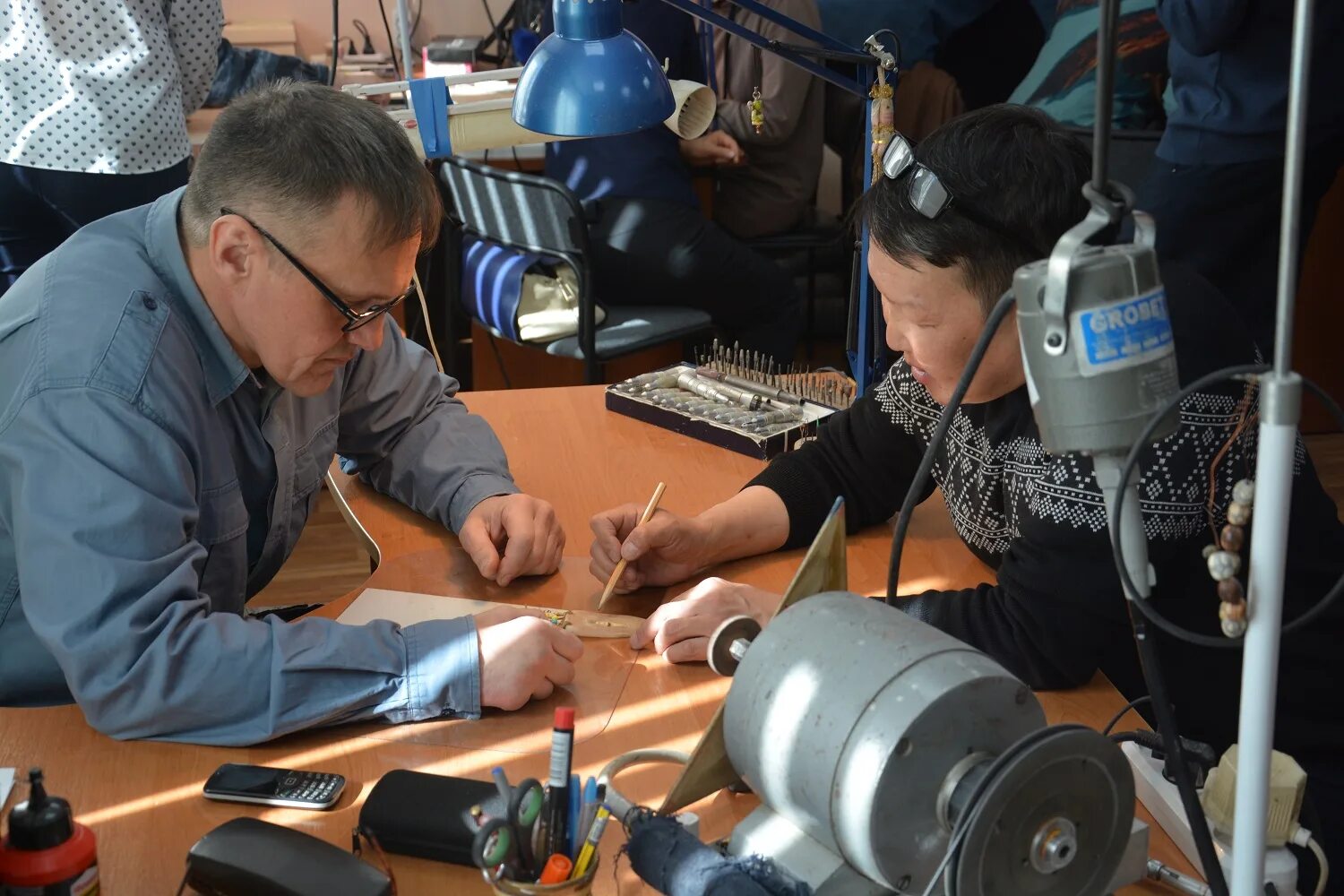 Магадан мастер. Магадан центр города. Колледж сервиса и технологий магадан портной стипендия 16909. Магадан мастер. Рамка для фото магадан.