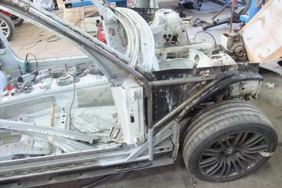 Хайчбэк разобранный кузов. Разобранный кузов. Кузов машины в разборе. Кузов для ваз 2115 1 комплектации. Полностью разобранная машина.