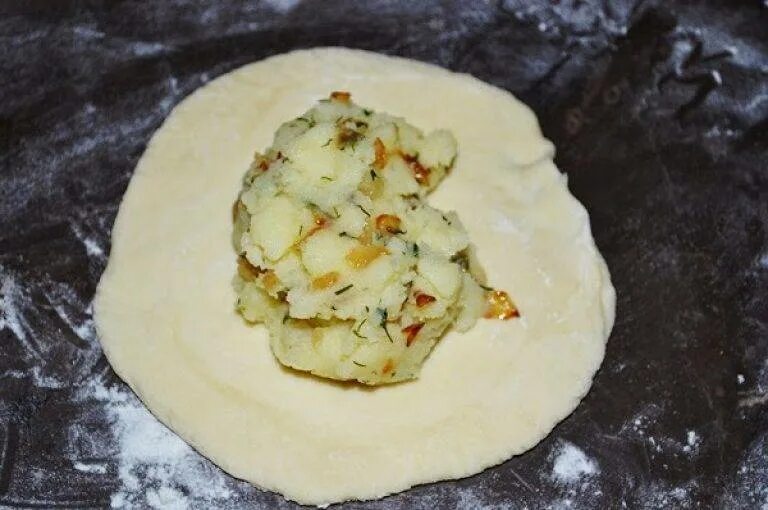 Картофельное тесто с начинкой