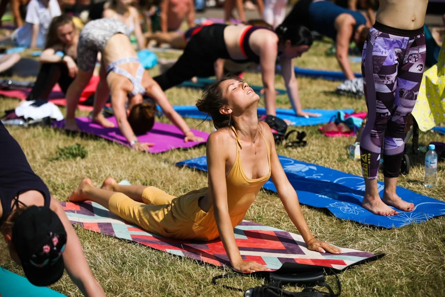 День йоги в москве. Йога в царицыно. Царицыно йога фестиваль. День йоги в москве 2022 царицыно. Фестиваль йоги в царицыно.