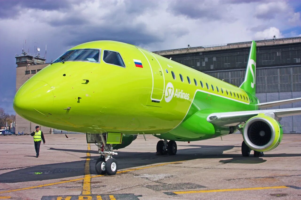 Эмбраер 170. Embraer e170 s7. Embraer e170 s7 Airlines. Embraer 170 самолет s7. Embraer 170 s7