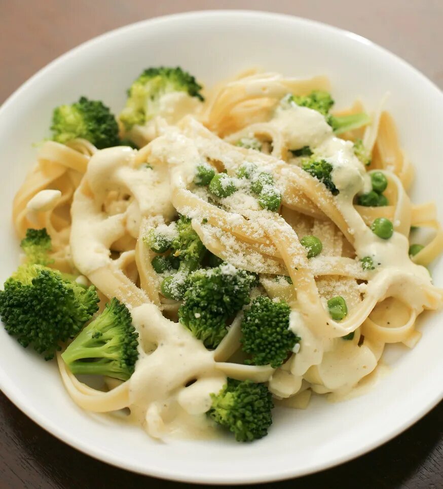 Паста Альфредо. Fettuccine Alfredo. Vegan Fettuccine Alfredo. Лапша Альфредо. Веган паста