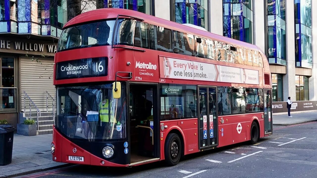 Гонки лондонских автобусов. Автобус 16. London Bus Victoria. London Bus Route.