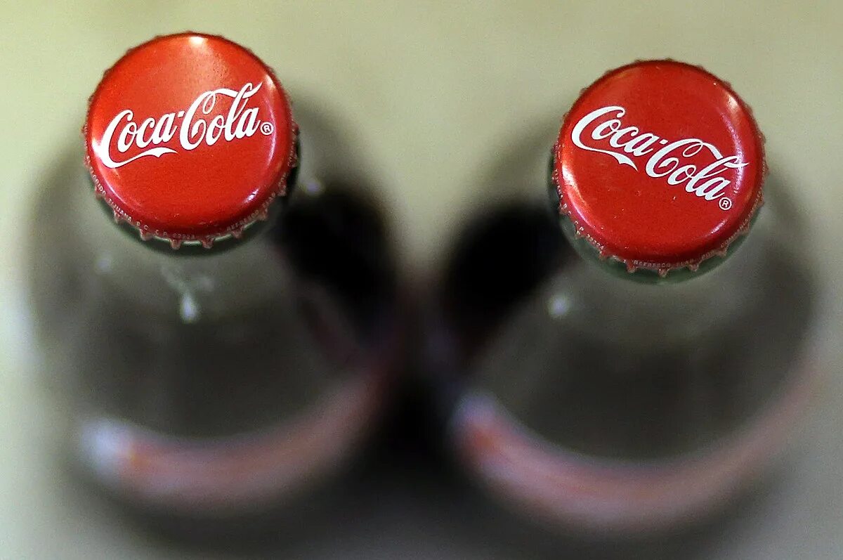 Mane cola. Кока кола. напиток кока кола. the coca-cola company. напитки компании кока кола.