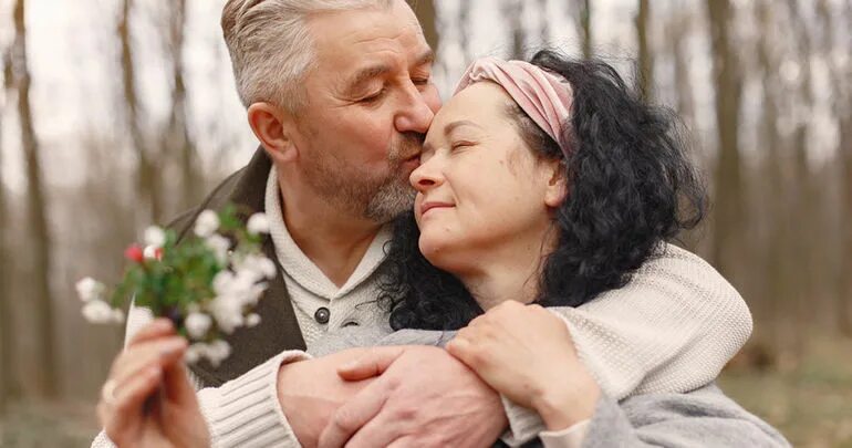 Выйти замуж в 45 Alex Pelling and Lisa Grant: Couple plan ceremony in every country they'll visit