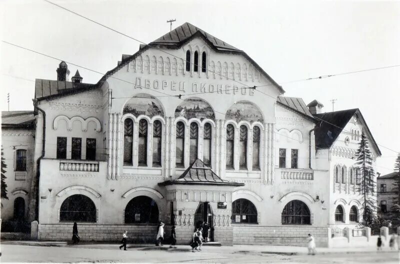 Ддт чкалова нижний новгород. Дворец им чкалова нижний новгород. Дворец пионеров нижний новгород. Дворец творчества чкалова нижний новгород. Дворец пионеров им чкалова нижний новгород сайт.