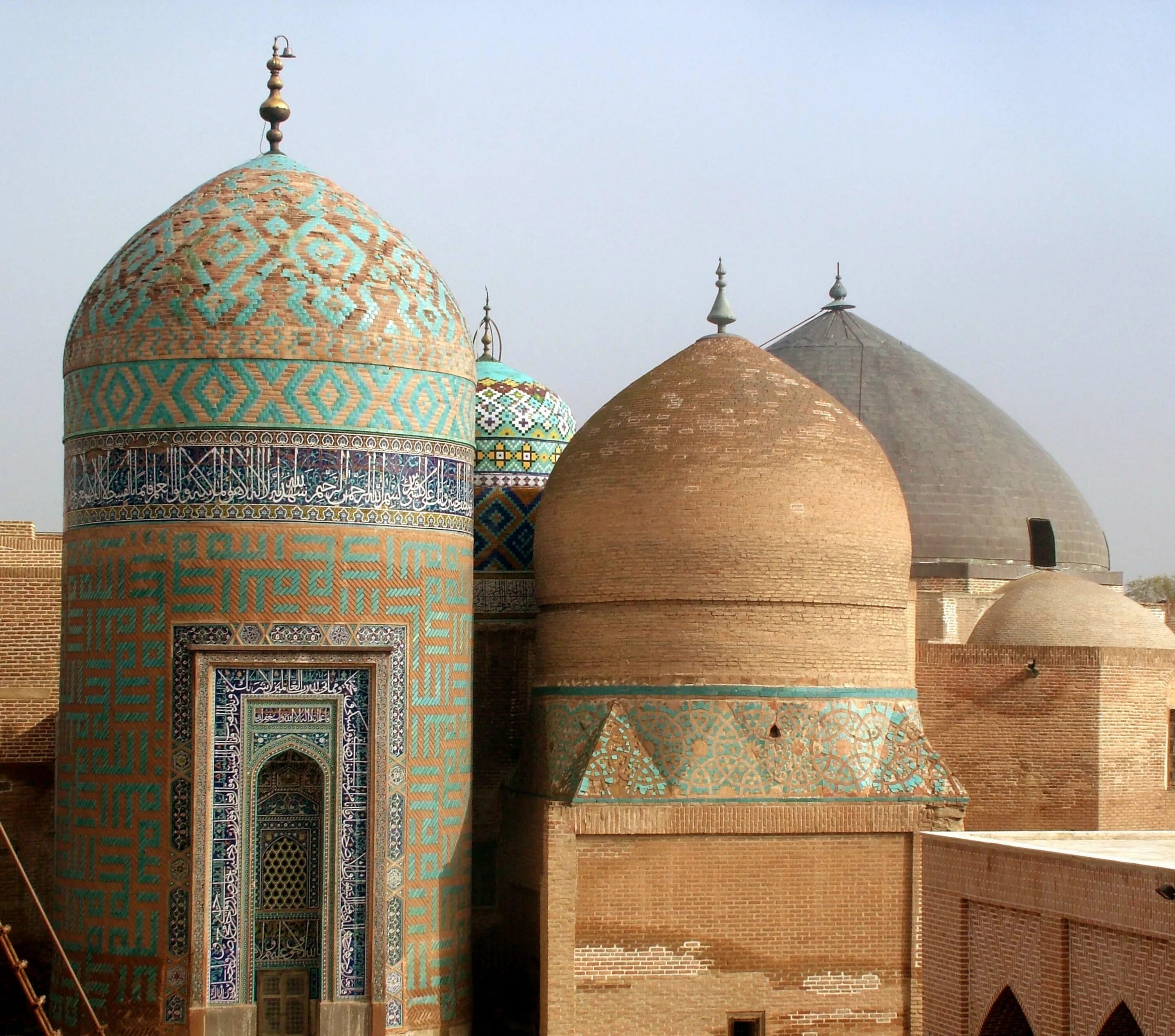 Арабские памятники. Архитектура Сефевидского Ирана. Мавзолей в исламской архитектуре.
