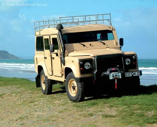 бронемашина ленд ровер armored. дефендер 110 wolf. Land rover defender 110 бронированный. ленд ровер defender 110 военный. бронеавтомобиль short "shorland".