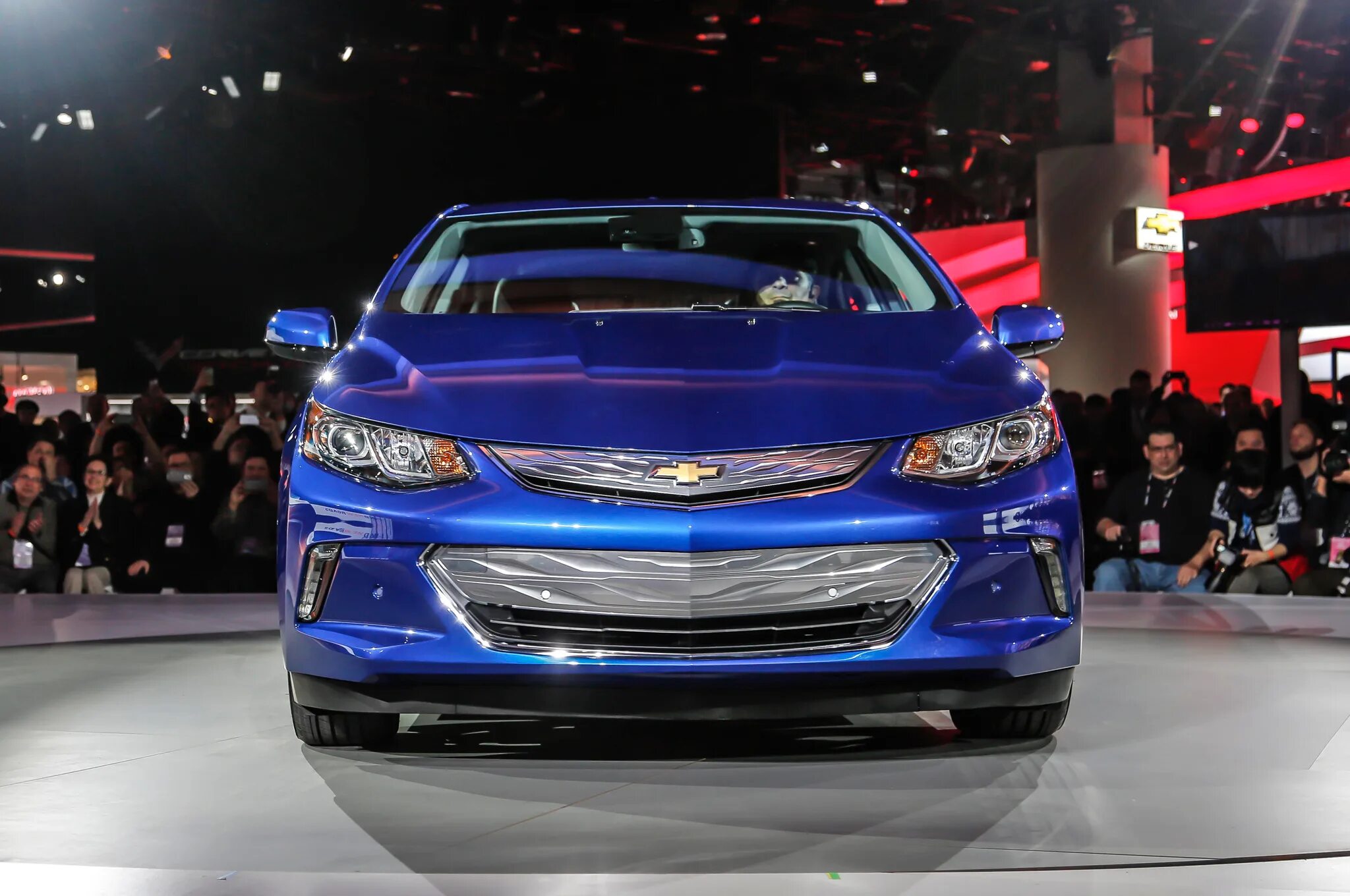 Купить шевроле 2016. Шевроле вольт 2016. Шевроле 2016 года. Chevrolet Volt Front Bumper. Шевроле вольт 2018 года.