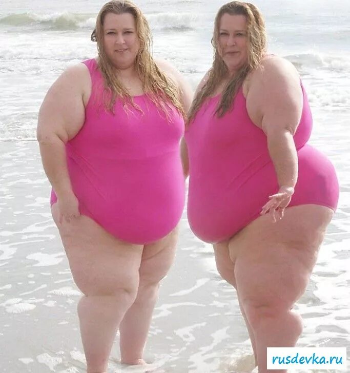 Толстая сестра. Две толстые. Жирная подружка. Две толстые девчонки.