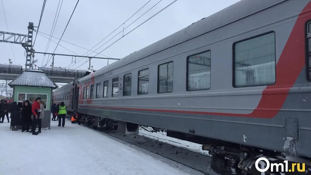 Поезд фото. Поезд Новосибирск. Станция поезда. Поезд омич.