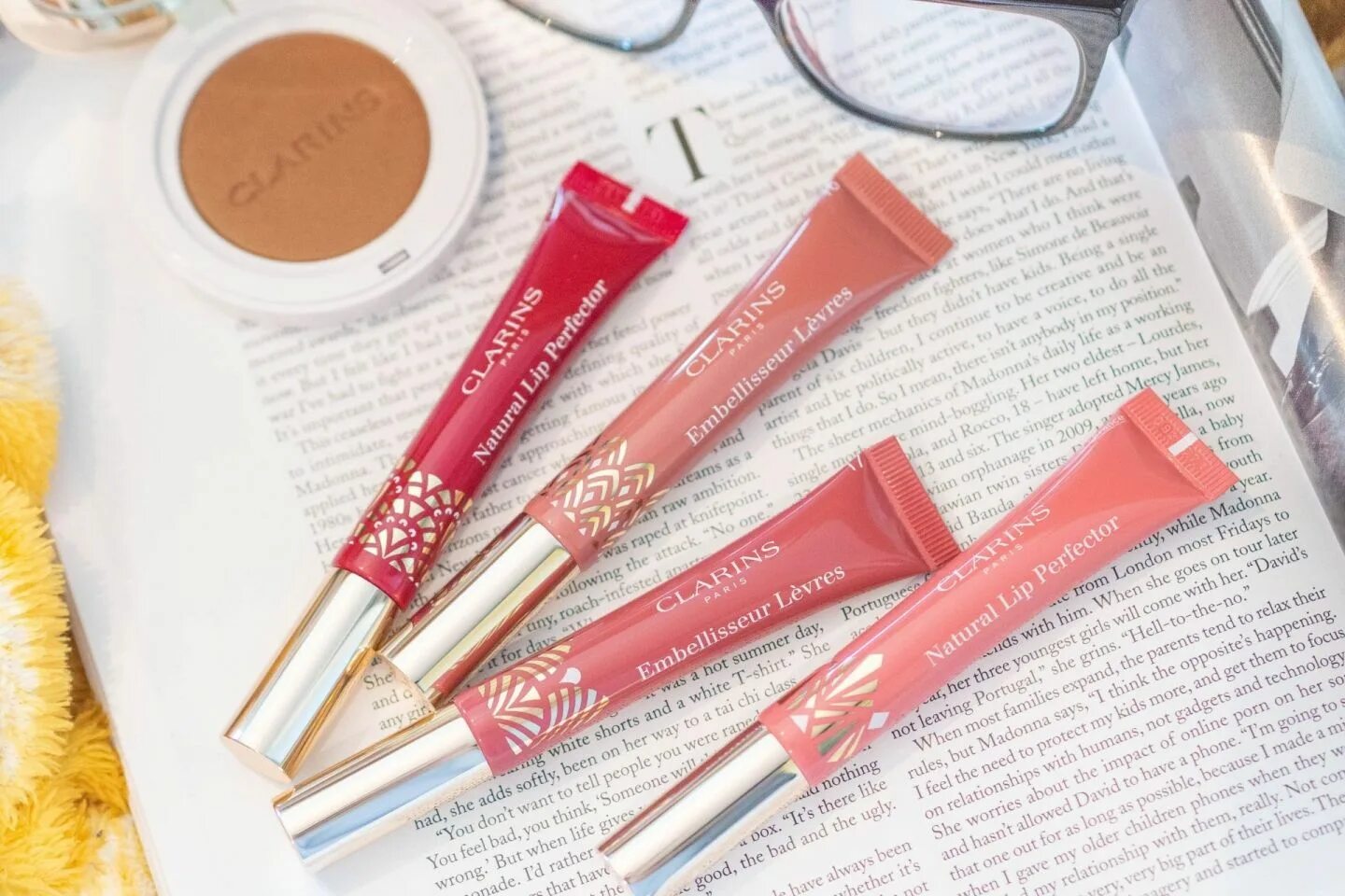 Clarins Lip Perfector 01. Clarins блеск 16. Clarins natural Lip Perfector блеск для губ 17 intense Maple. Блеск Clarins natural Lip Perfector. Lip perfector 25 купить