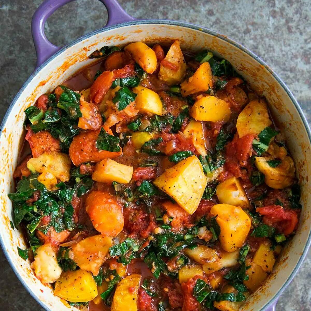 Блюдо с картошкой и овощами
