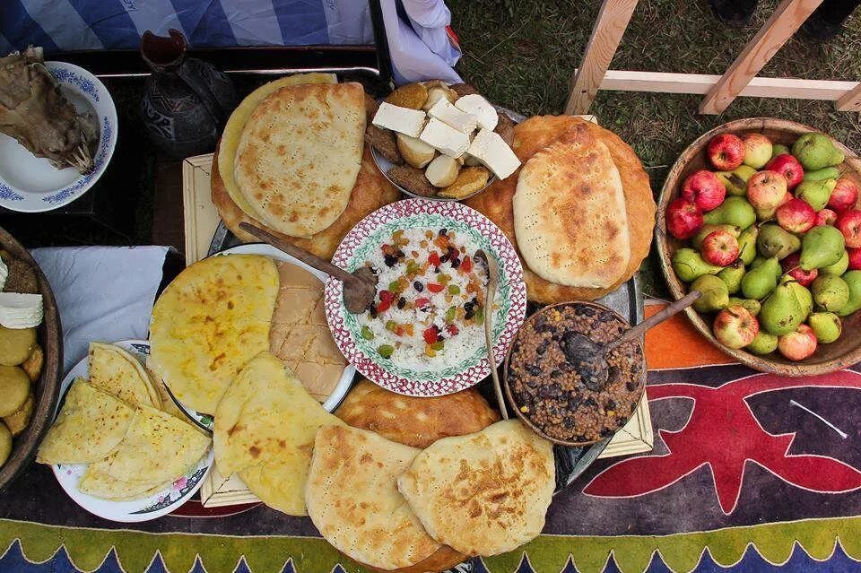 Еда в дагестане. Национальная еда дагестана. дагестанская кухня у кумыков. кухня аварцев. традиционные дагестанские блюда.