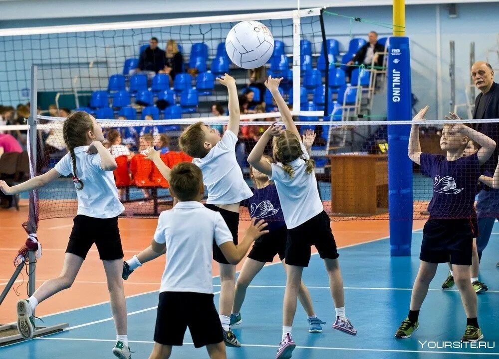Мини волейбол. Волейбол для детей в москве. Дети волейболисты. Японский мини волейбол. Спортивные секции.