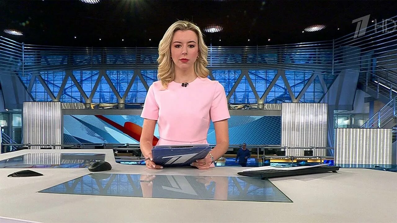 00 клименов. Магомаев первый канал. Программа первого канала. Новости первый канал фон. 00.