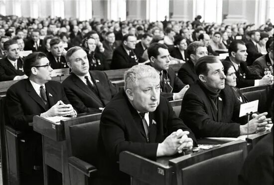 1 созыв народных депутатов. Депутат верховного совета ссср. верховный совет цк кпсс. верховный совет ссср 1991 съезд. съезд народных депутатов 1992 ельцин.