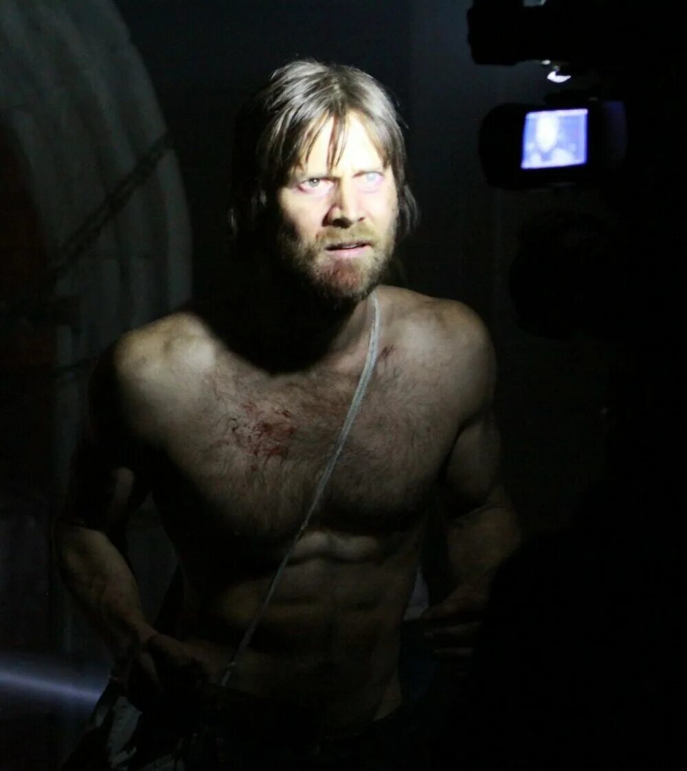 Искатели могил 2 2010. Шон роджерсон искатели могил. искатели могил 2  grave encounters 2.