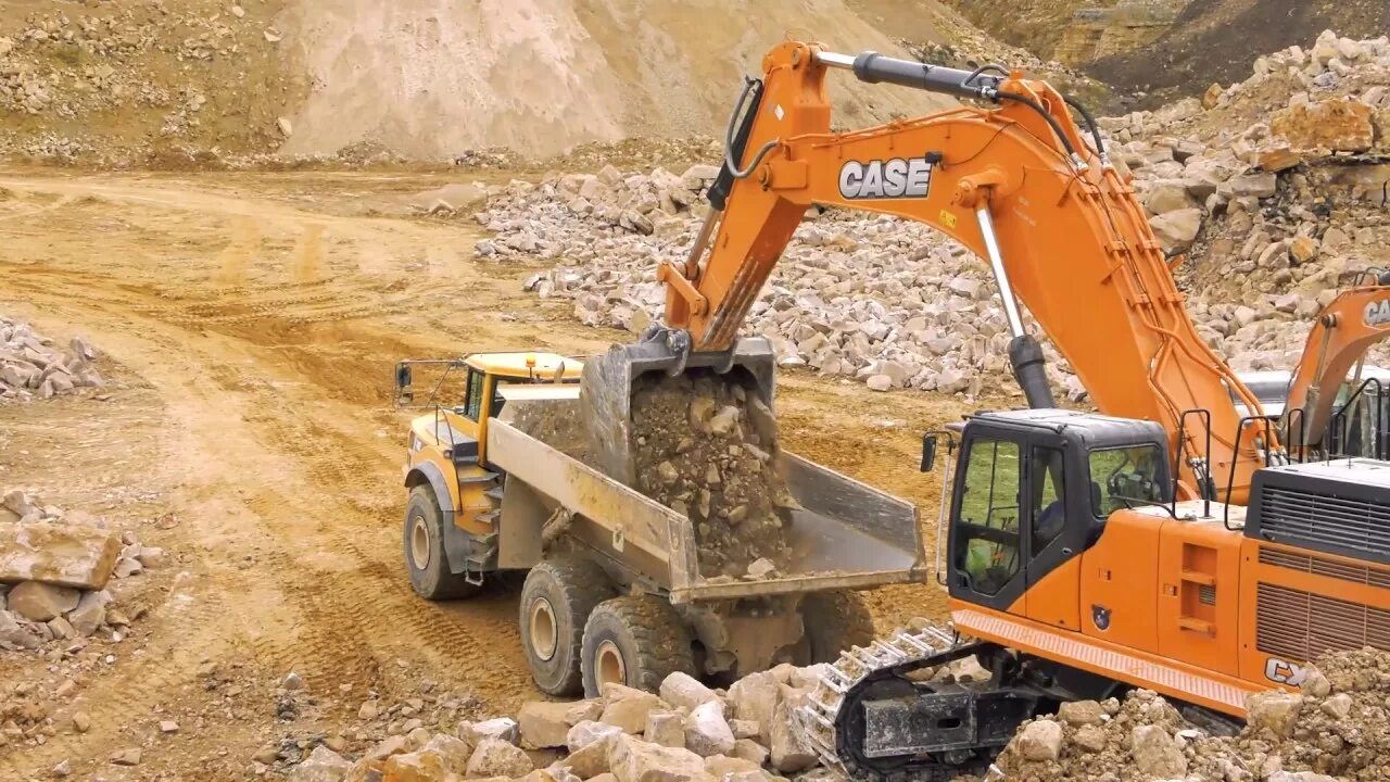 Китайские экскаваторщики. Машинист экскаватора (6 разряда, komatsu рс 1250) nordgold. Экг 5а. Карьерный экскаватор экг-5а. Машинист экскаватора на карьер.