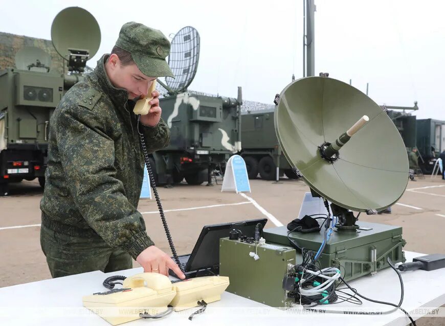 Лучшие военная связь. Военные средства связи. Войска связи РБ. Военный Связист. Военная радиосвязь.