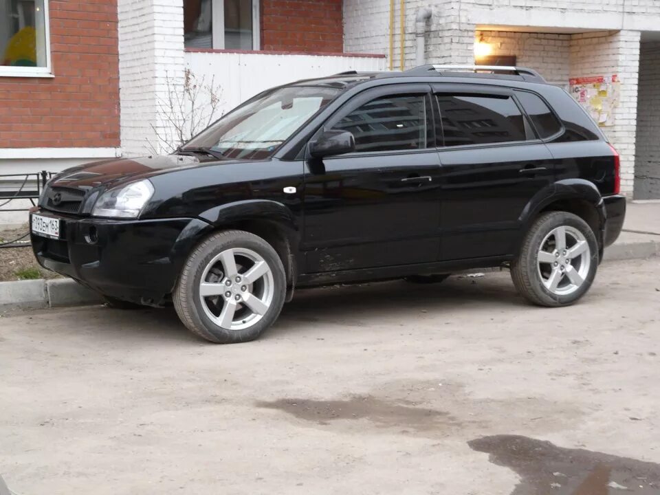 Hyundai Tucson 2007 черный. Hyundai Tucson JM r18. Хендай Туссан 2008. Hyundai Tucson 2008 на дисках.