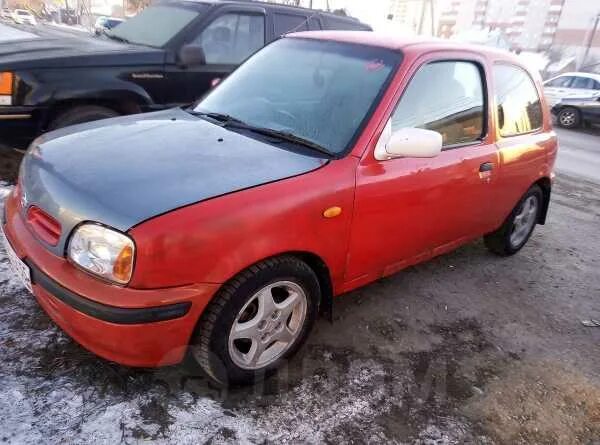 Хэтчбеки омск. Nissan March 2000.