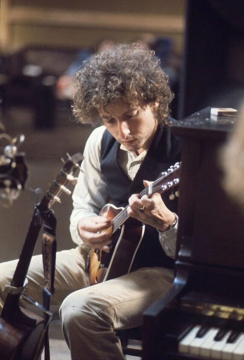 Bob dylan 1966. Bob dylan в молодости. Песни боба дилана на русском. Песни боба дилана на русском. Bob dylan.