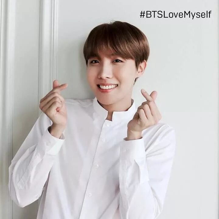 Bts мальчик. Хосок бтс. джей хоуп белый фон. bts хосок на белом фоне. чон хосок солнышко.