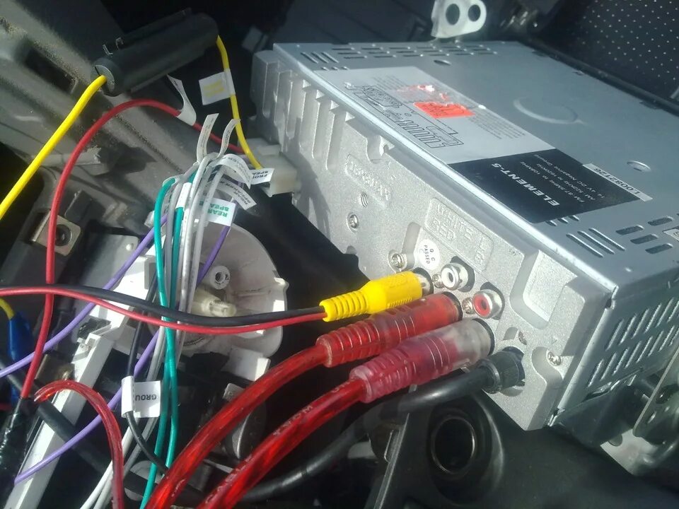 Магнитолы выходы на саб. Сони cdx hr70mw. Алпайн 928 выходов сзади. Магнитолы выходы на саб. Схема подключения усилителя пионер.