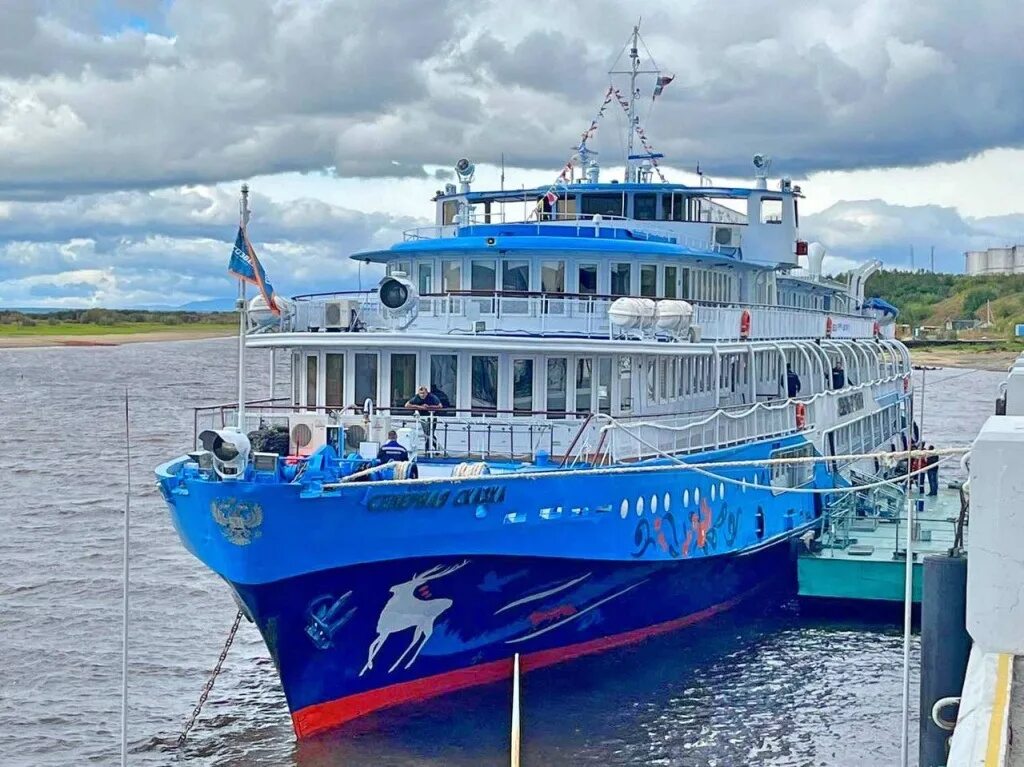 Теплоход-пансионат «северная сказка». Катамаран ямал теплоход. Теплоход сказка. Т/х северная пальмира ярославец. Теплоход северная сказка.