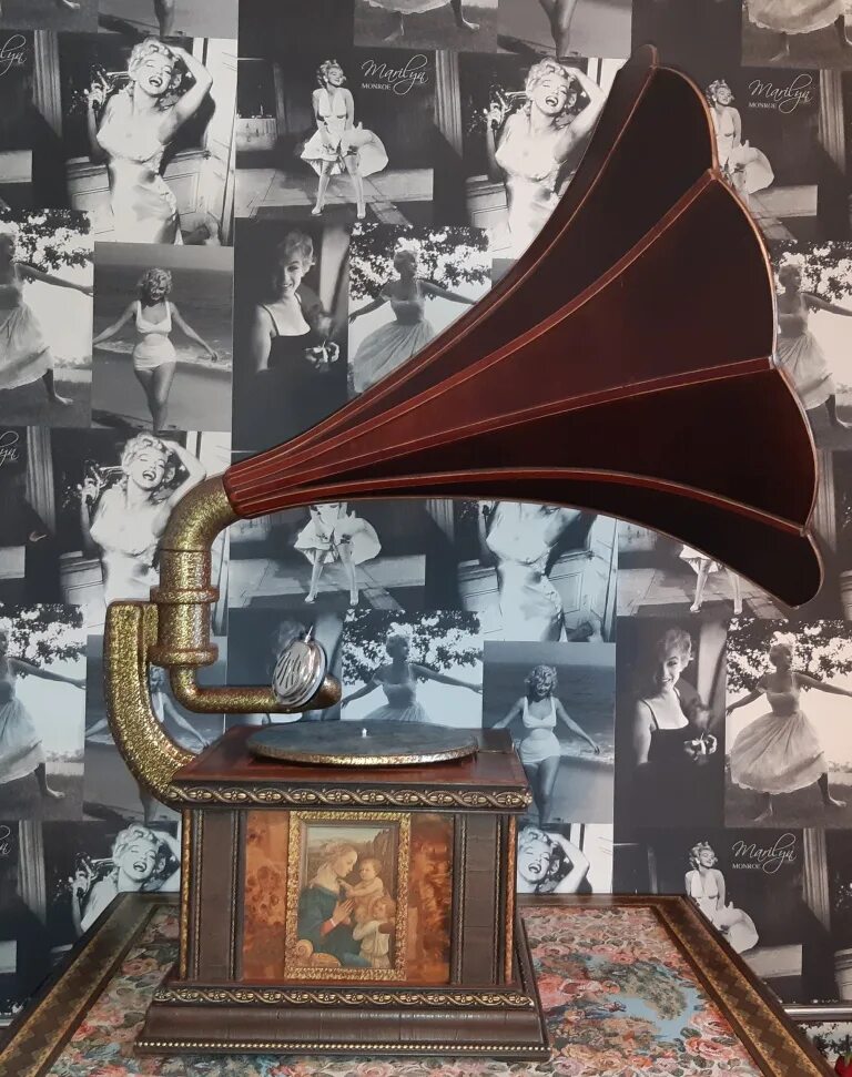Какого года граммофон. Граммофон ссср 1935. деревянная труба для граммофона. граммофон 1900 года. труба граммофонная дерево.