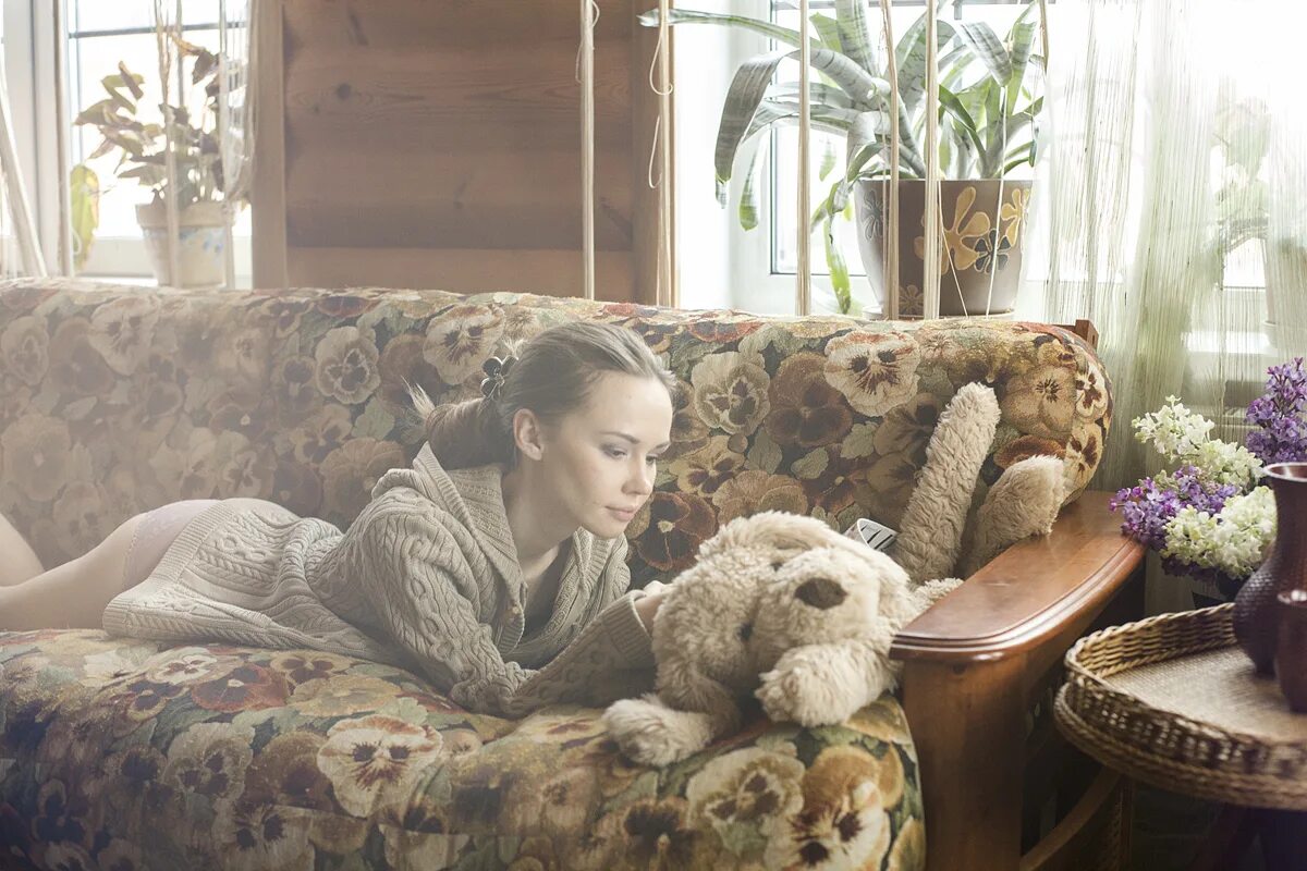 Sophia e модель 18. Хейли-мари коппин (hayley-marie coppin). Модель - tatiana skorobogatova. Фотосессия в домашней обстановке. Девочка в домашней обстановке.