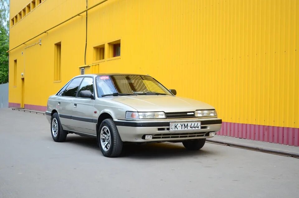 Мазда 1990 года. Mazda 626 1990. Мазда 626 1990 года. Мазда 626 3 поколение. Мазда 626 87 года.