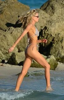 28-летняя американская фотомодель и актриса Шарлотта МакКинни (Charlotte Mc...