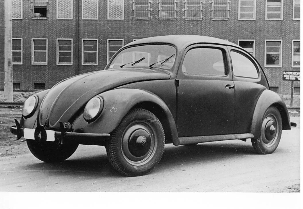Первые немецкие автомобили. Volkswagen Käfer – «Жук». 1946. Volkswagen Beetle Жук 1938. Фольксваген Жук 1934.