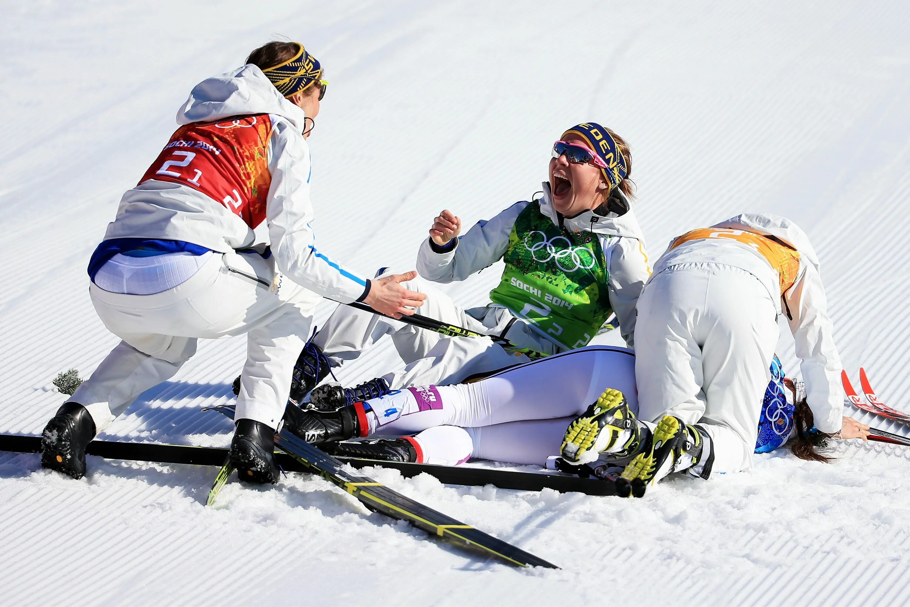 Гонки на лыжах. Лыжники. Гоночные лыжи. Гонка на лыжах. Did he ski