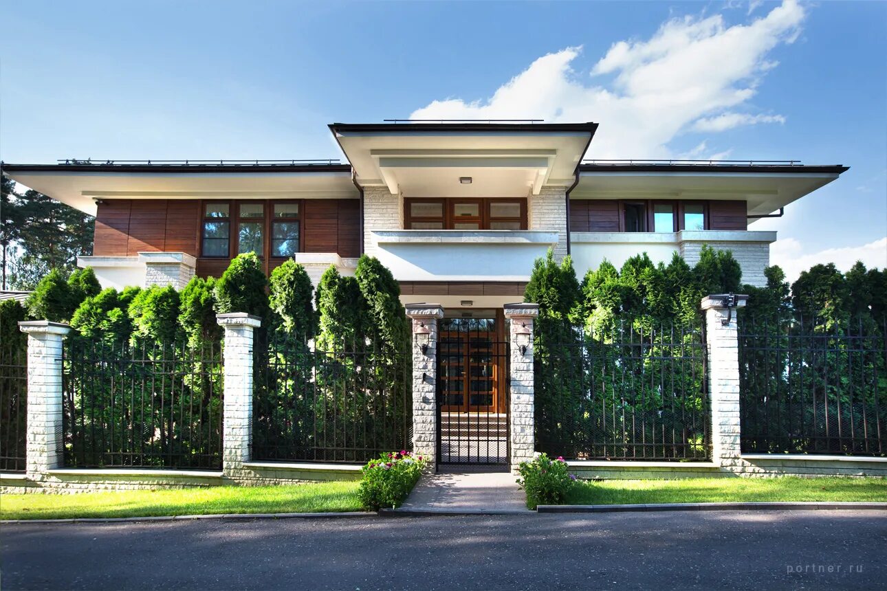 Коттеджный поселок вилла маунтин сочи фото. Коттеджный поселок грин вилла солнечногорский район. Коттеджный поселок вилла маунтин. Парквиль жуковка коттеджный поселок. Дом в сочи.