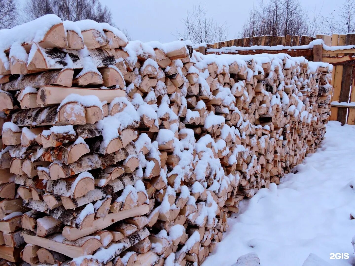 Сколько стоят дрова березовые. Дрова берёзовые колотые. 5 Кубов березовых дров. 2.5 Кубов дров. 6 Кубов дров.