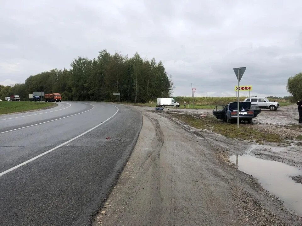 Орел брянск купил. Орловская трасса. Автодорога Орел Брянск. ДТП Орловская область 05.04.23.