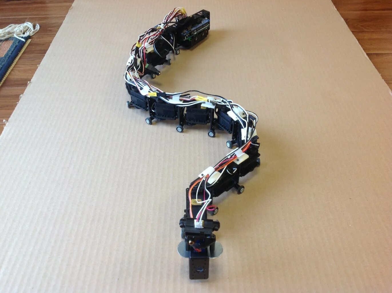 Змейка робот. Робот змея ардуино. Робот змея (1csc20003864). Робот Snakebot. Японский робот ACM-r5.