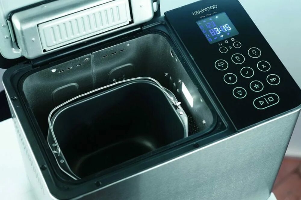 Kenwood bm450. Хлебопечка Кенвуд BM. Диспенсер для хлебопечки Kenwood 450. Хлебопечка кенвуд 450