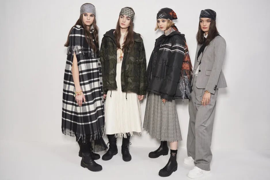 Chloe показ осень зима 20 21. Диор показ 2022 осень зима. Agnona 2021. Chloe осень-зима 2021. Кристиан диор показ осень зима 2021 -2022.