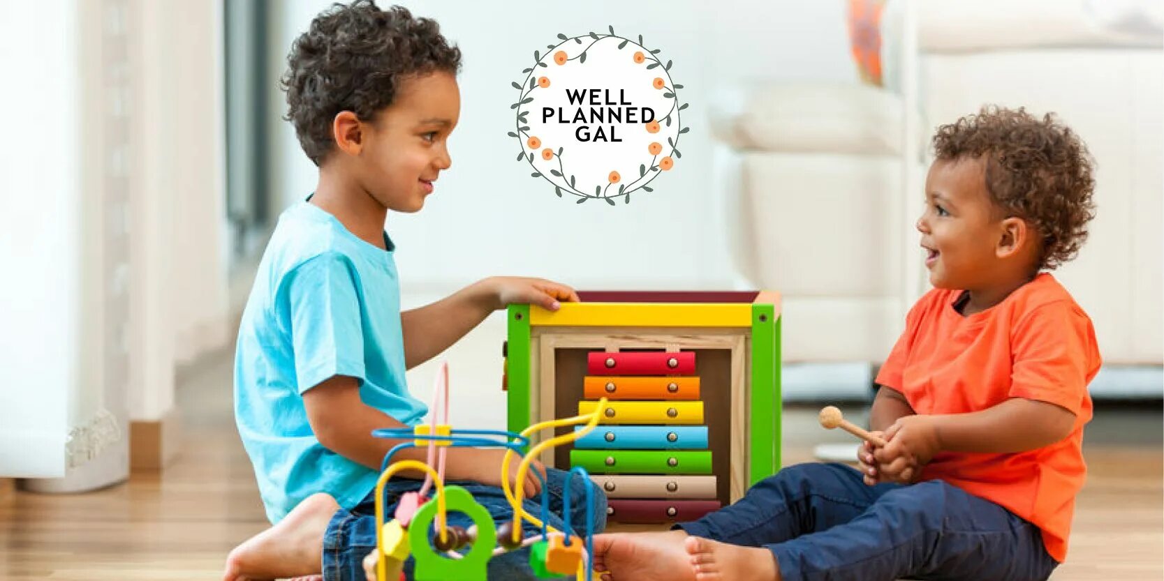 Kids play together. Children play with toys. Счастливые дети с игрушками. Дети делятся игрушками. Игрушки 2014 года.