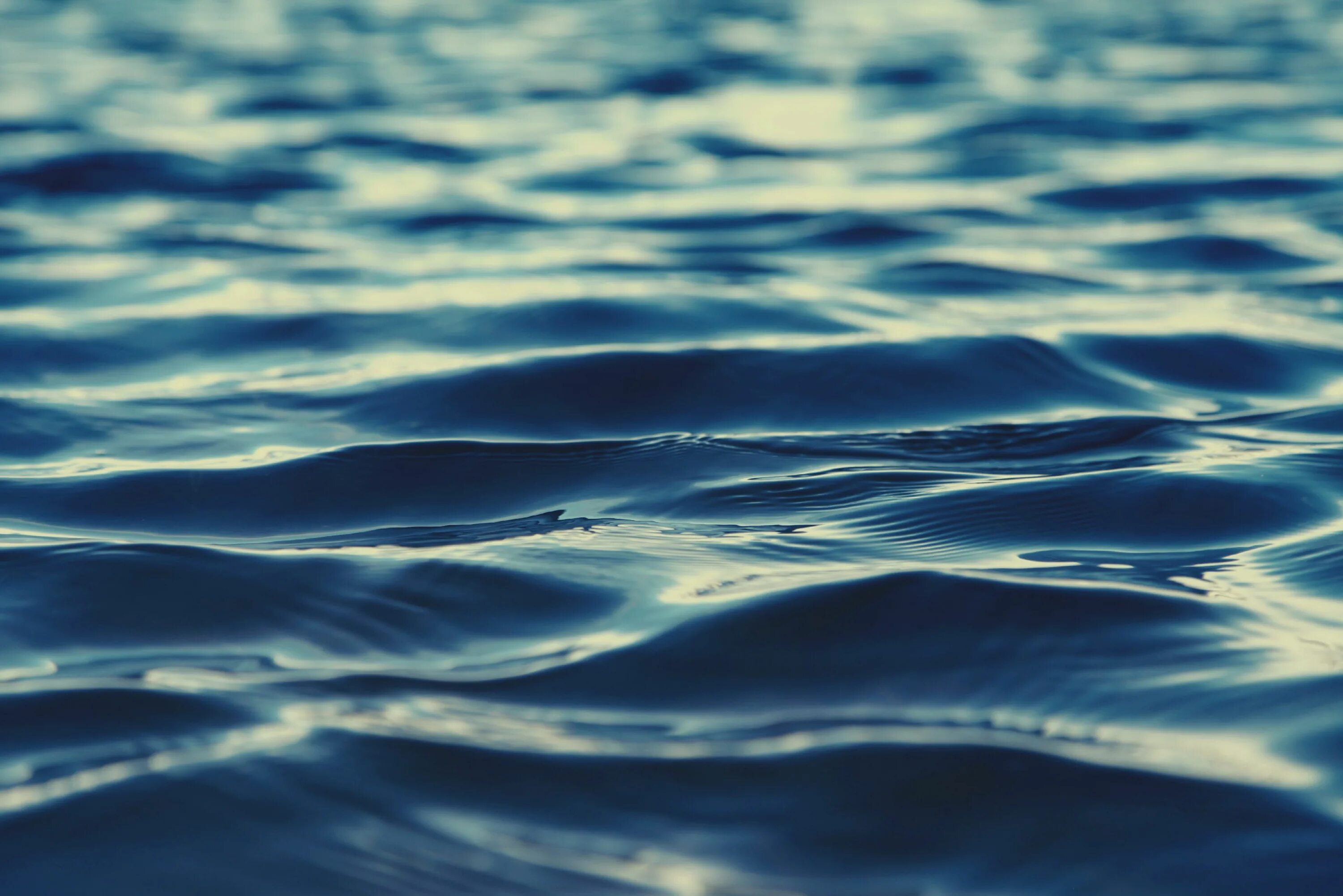 Hear on water. Вода фото. Hear on water. Hear on water. Круговые волны на воде.