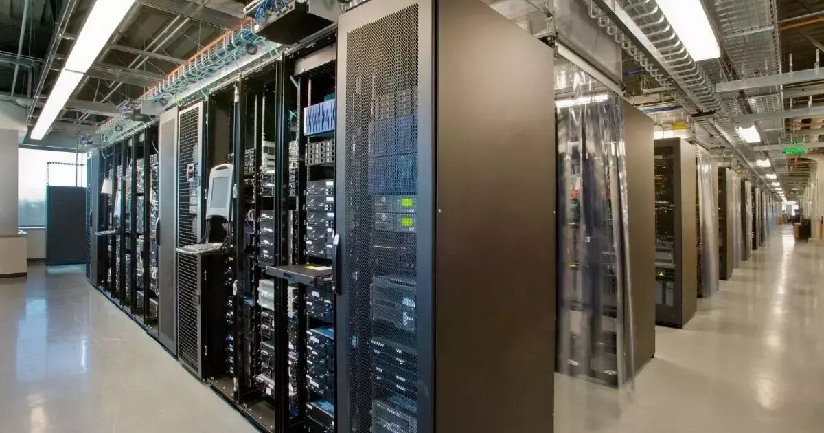 Storedata цод. Выбор vps сервера. Виртуальный выделенный сервер. Иностранные хостинги. Сервер.