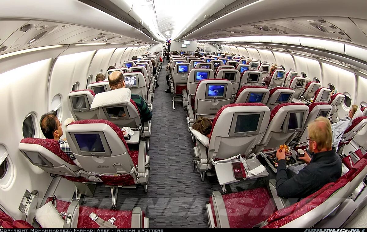 Салон самолета а 330. Аэробус а330-300. a330-300 салон. аэробус а330-300 салон. airbus a330-300 широкофюзеляжный.
